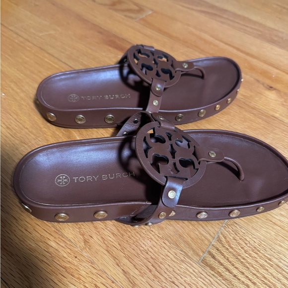 EUC-Tory Burch- Brown, Miller Cloud Coin Thong Sandals. Women’s Size 9 - Picture 3 of 10